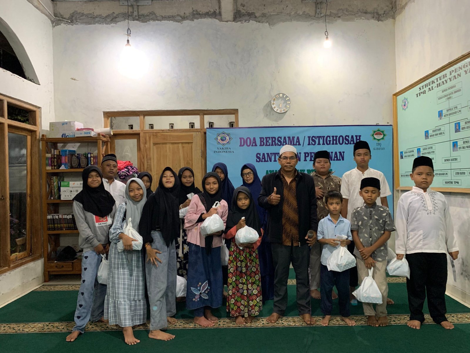 Menggapai Berkah dalam Kebersamaan melalui Doa dan Santunan Pekanan