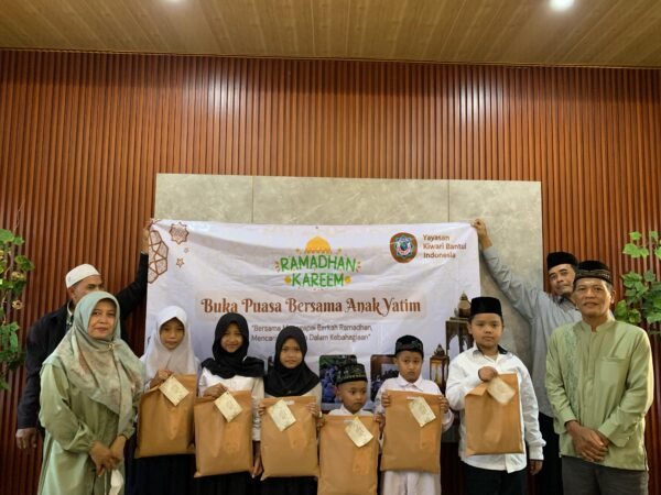 Cahaya Kebaikan Ramadhan Ibu Hj. Berti Hadirkan Senyum di Wajah Anak-Anak