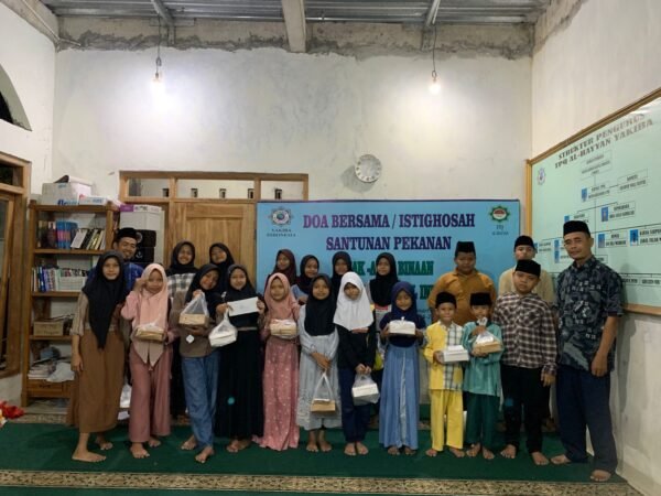 Bersama Menebar Kasih: Doa Bersama dan Santunan Rutin Yayasan Kiwari Bantul Indonesia