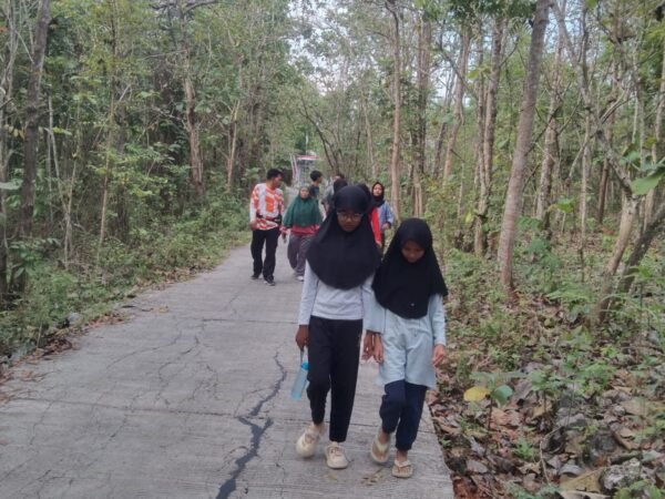 Kegiatan Olahraga Bersama Pengurus dan Anak Binaan Yayasan Kiwari Bantul Indonesia
