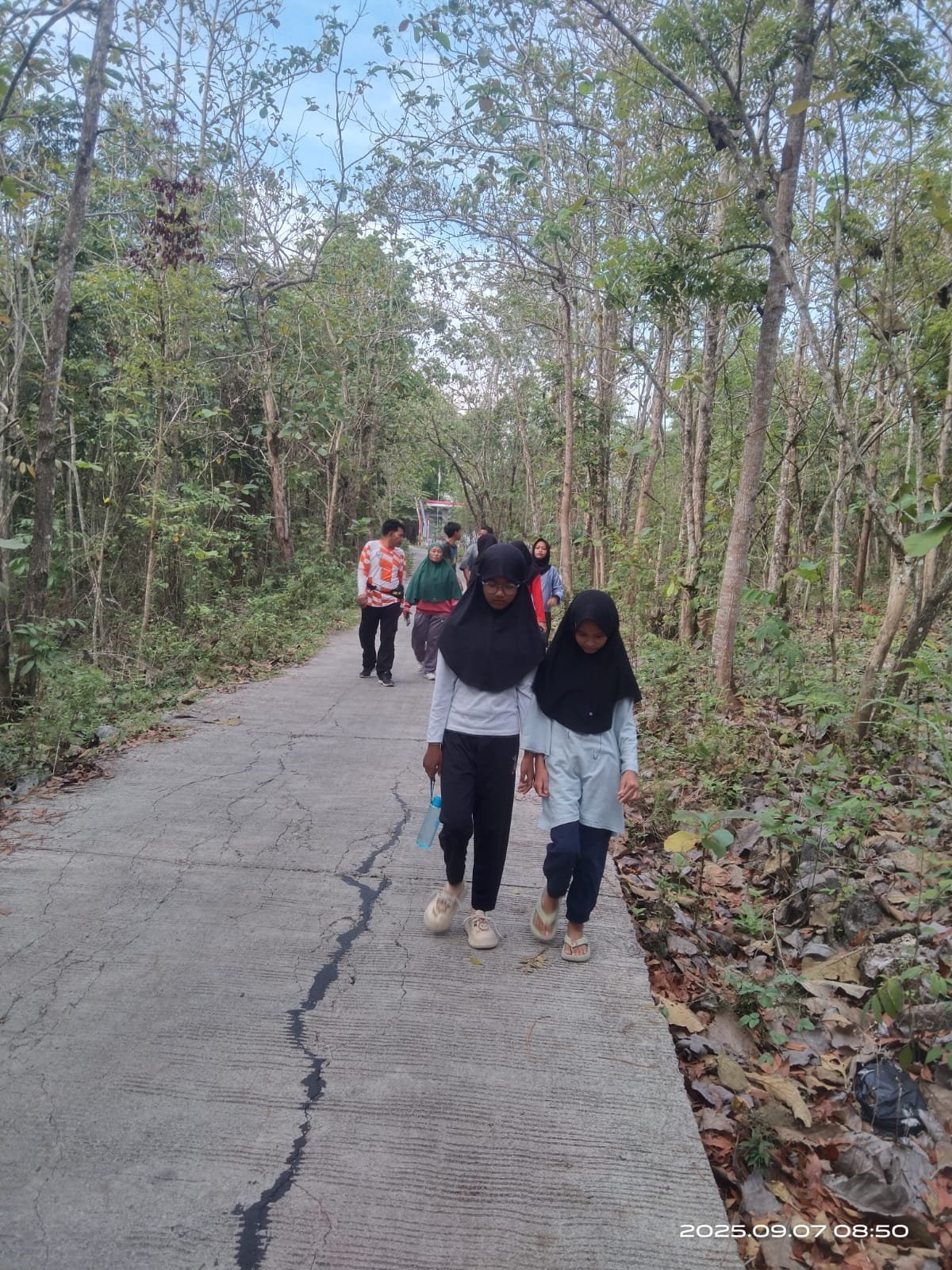 Kegiatan Olahraga Bersama Pengurus dan Anak Binaan Yayasan Kiwari Bantul Indonesia