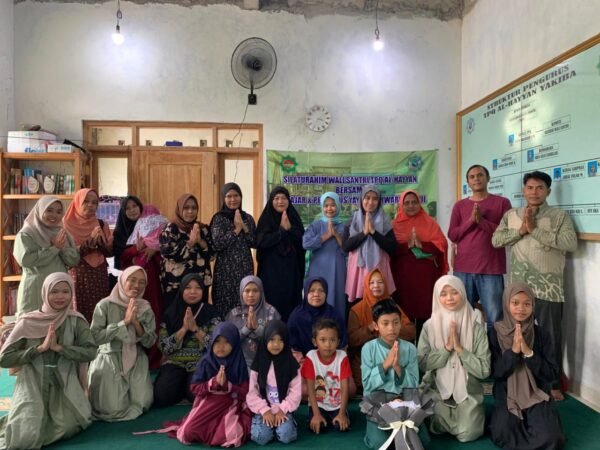 Silaturahmi Wali Santri TPQ Al-Hayyan Bersama Pengajar dan Yayasan Kiwari Bantul Indonesia