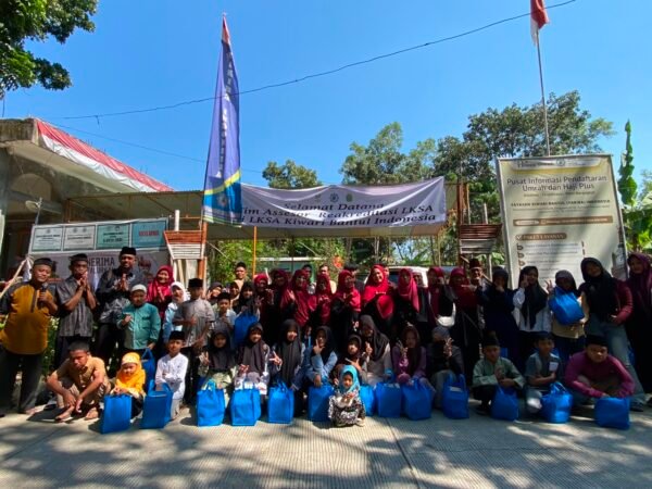 Jamaah Pengajian Nurul Huda Klaten Berbagi Kebahagiaan dalam Kunjungan Penuh Haru ke Yayasan Kiwari Bantul Indonesia